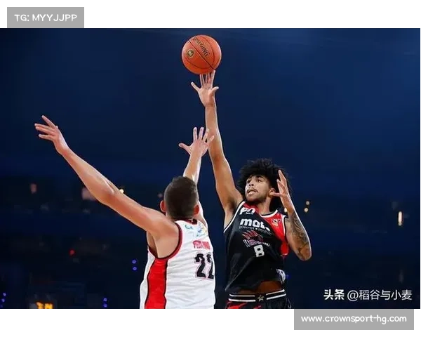 火箭队迎接NBA选秀热门新星试训 引发球迷热烈关注 火箭队迎接NBA选秀热门新星试训 引发球迷热烈关注